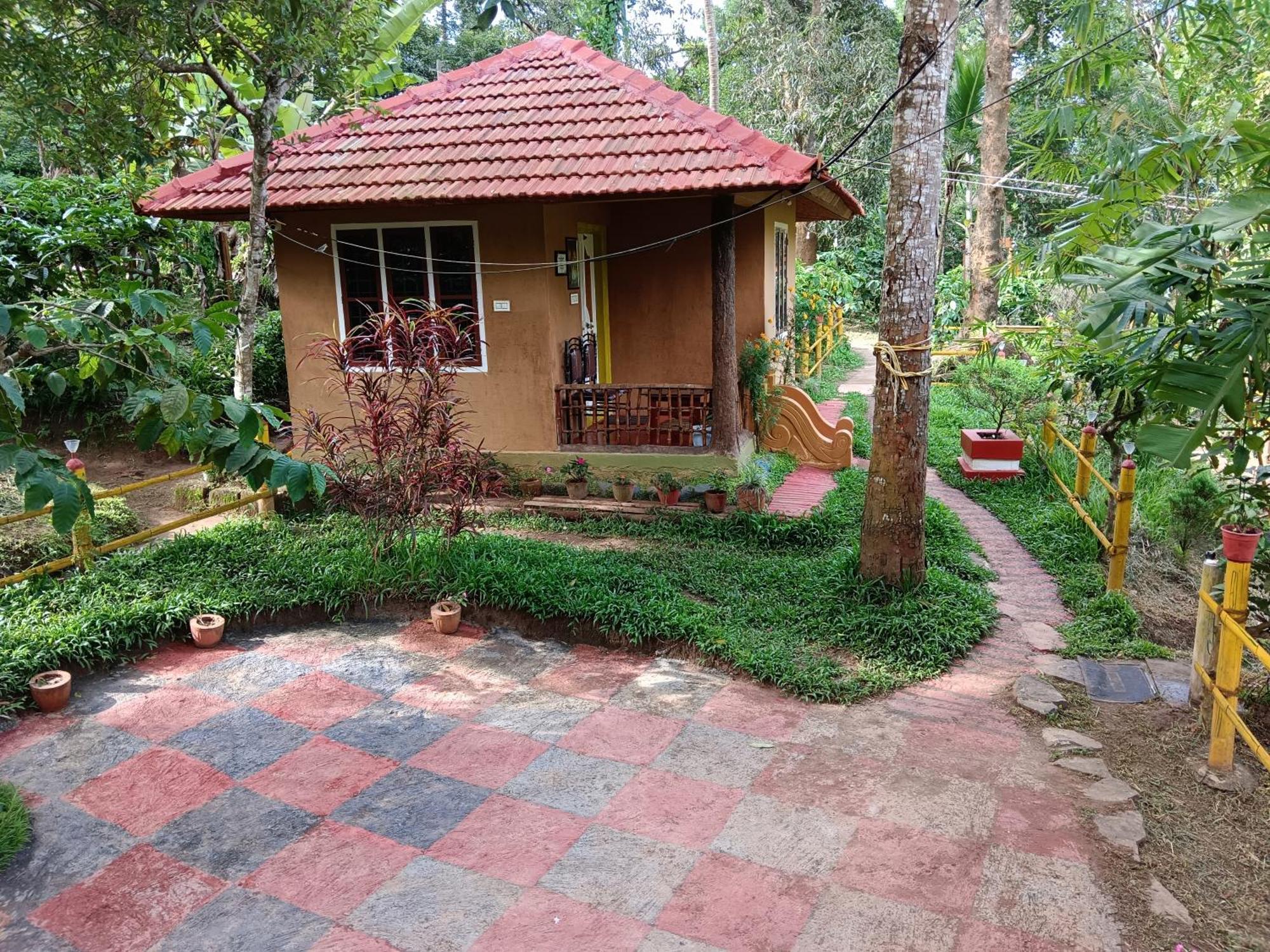 Kalidasa Tree House And Villa, Wayanad Chegāt Exteriér fotografie